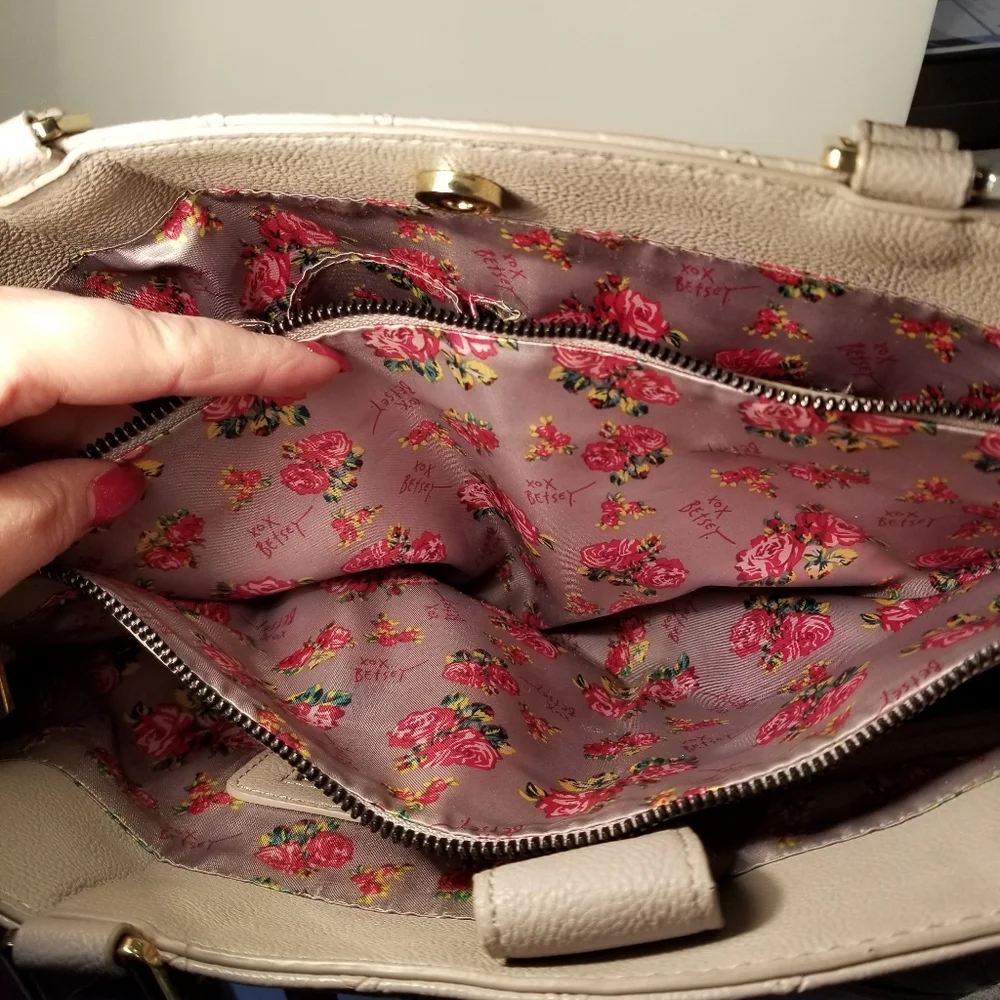Betsey Johnson Tote - Picture 7 of 13